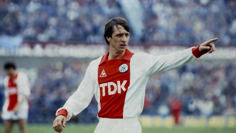 Thánh Johan Cruyff đã từng tạo nên một Ajax vĩ đại
